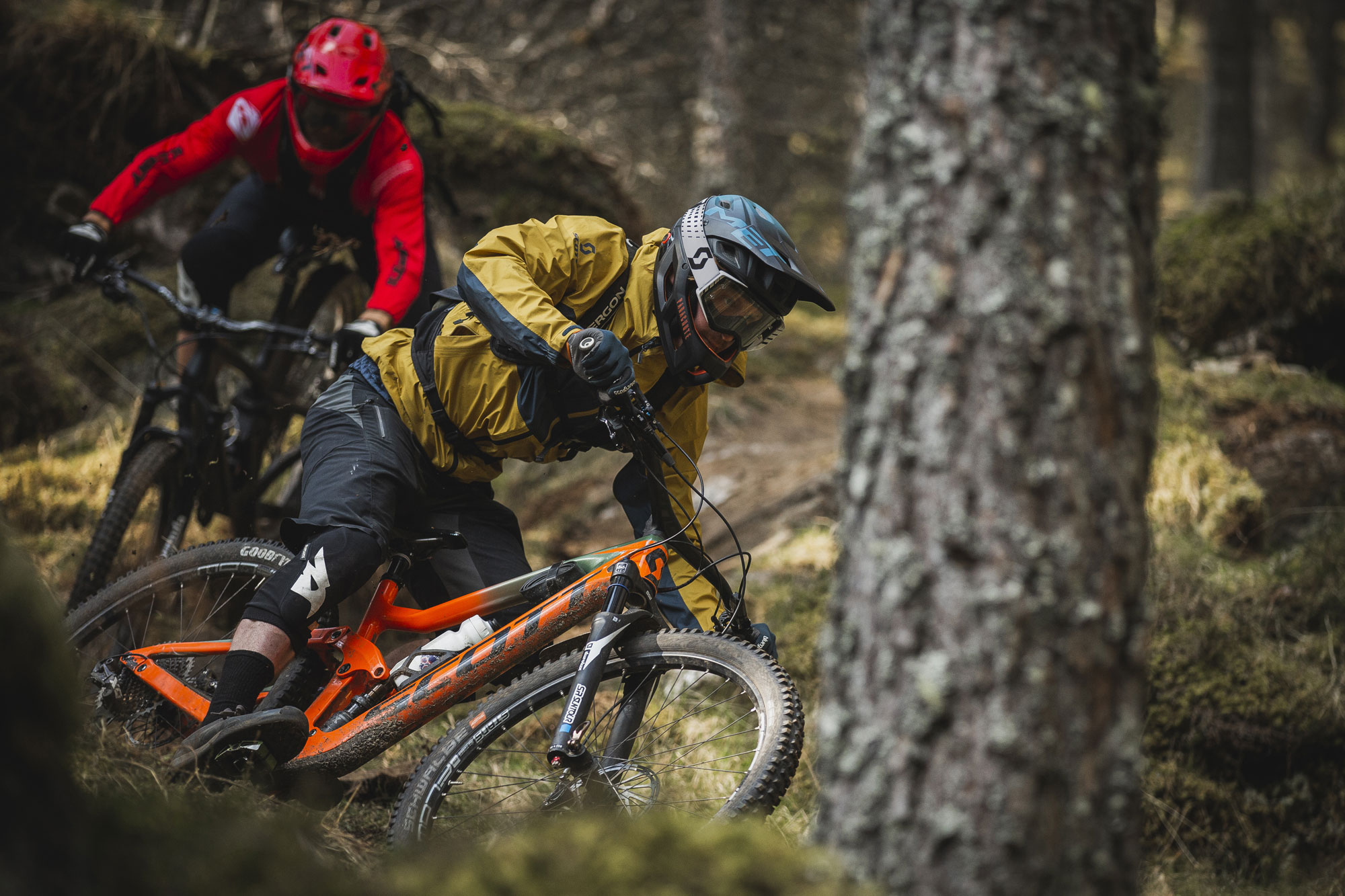 Enduro čelada Met Parachute MCR